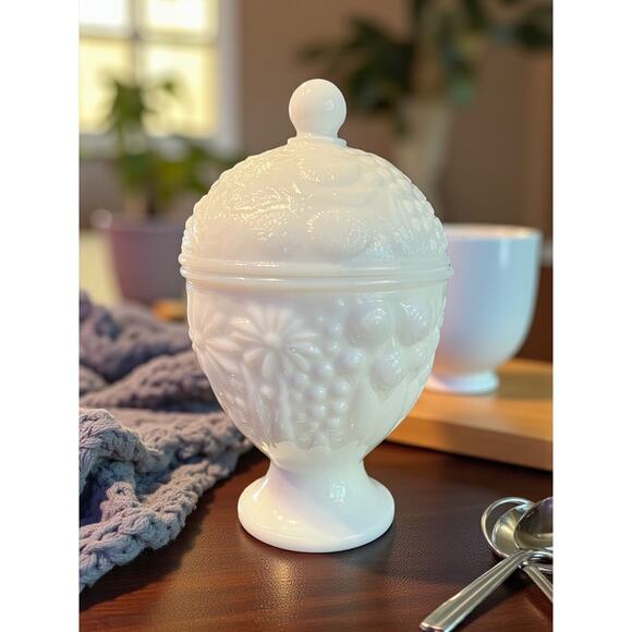 Vintage AVON Milk Glass Lidded Pedestal Dish-Grapes-Candy Jar-6in-Fruit-White - Picture 1 of 7